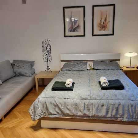 Apartament W Kolorze Mięty Warszawa Zewnętrze zdjęcie