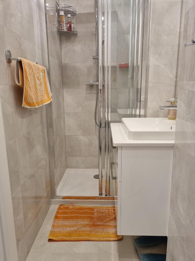 Apartament W Kolorze Mięty Warszawa Zewnętrze zdjęcie