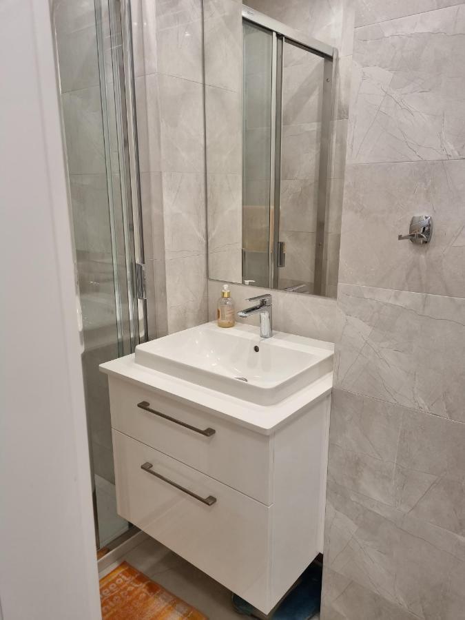 Apartament W Kolorze Mięty Warszawa Zewnętrze zdjęcie